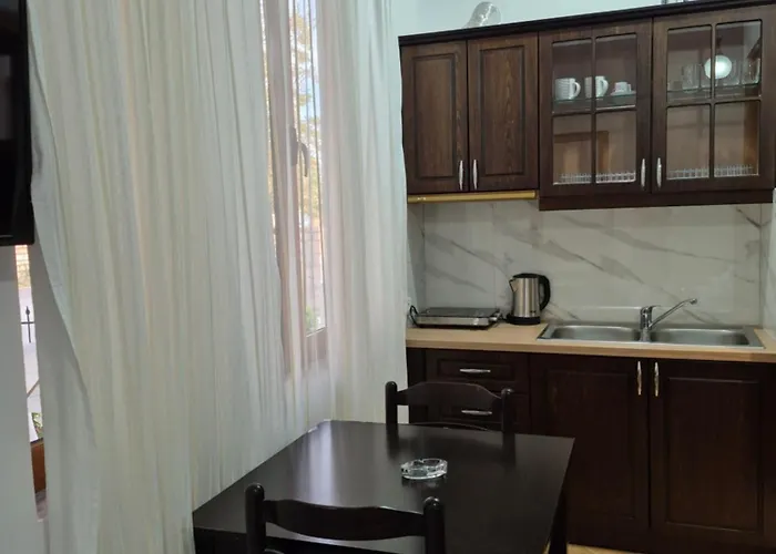 Vita Apartment - Spacious Garden And Balcony 5 Min To Beach & Center