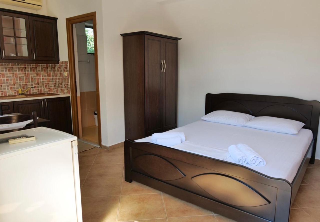 Apartamento - Spacious Garden And Balcony 5 Min To & Center Ksamil
