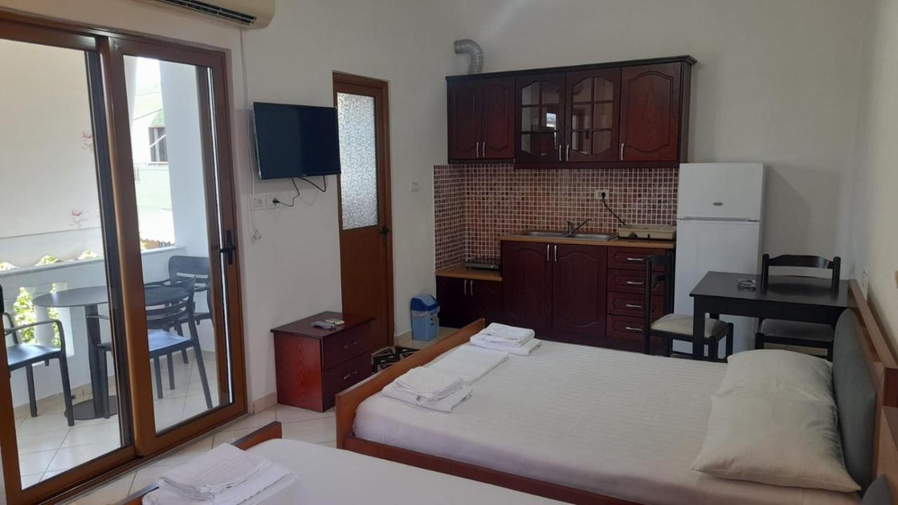 - Spacious Garden And Balcony 5 Min To & Center Ksamil