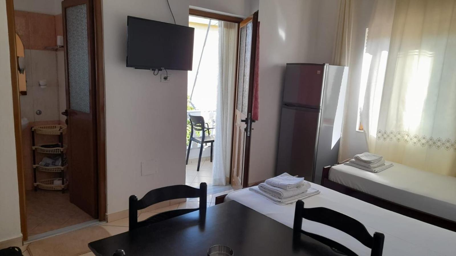 - Spacious Garden And Balcony 5 Min To & Center *
