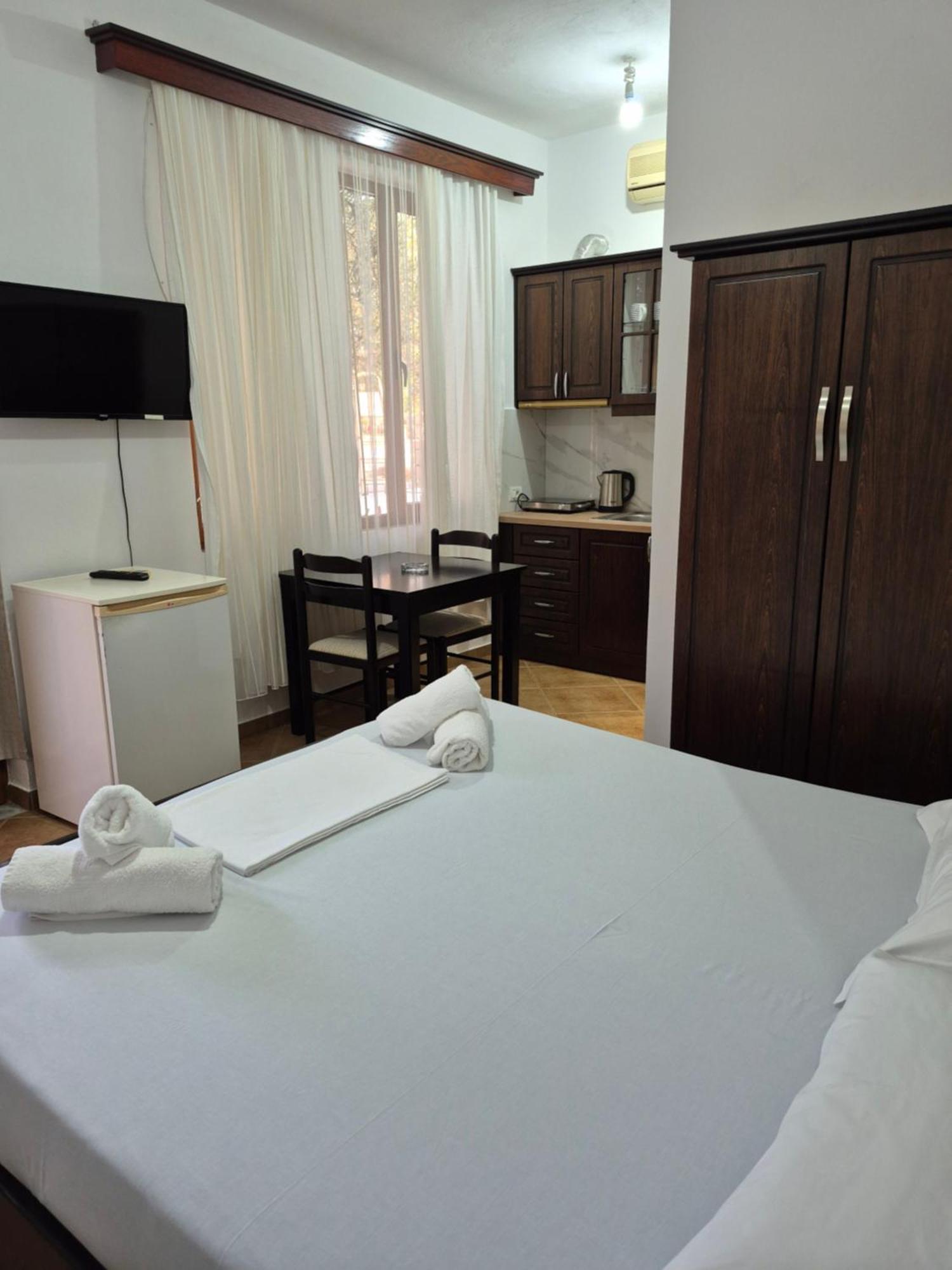 - Spacious Garden And Balcony 5 Min To & Center * Ksamil