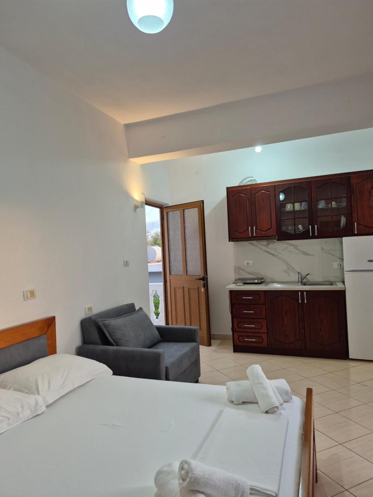 - Spacious Garden And Balcony 5 Min To & Center Ksamil