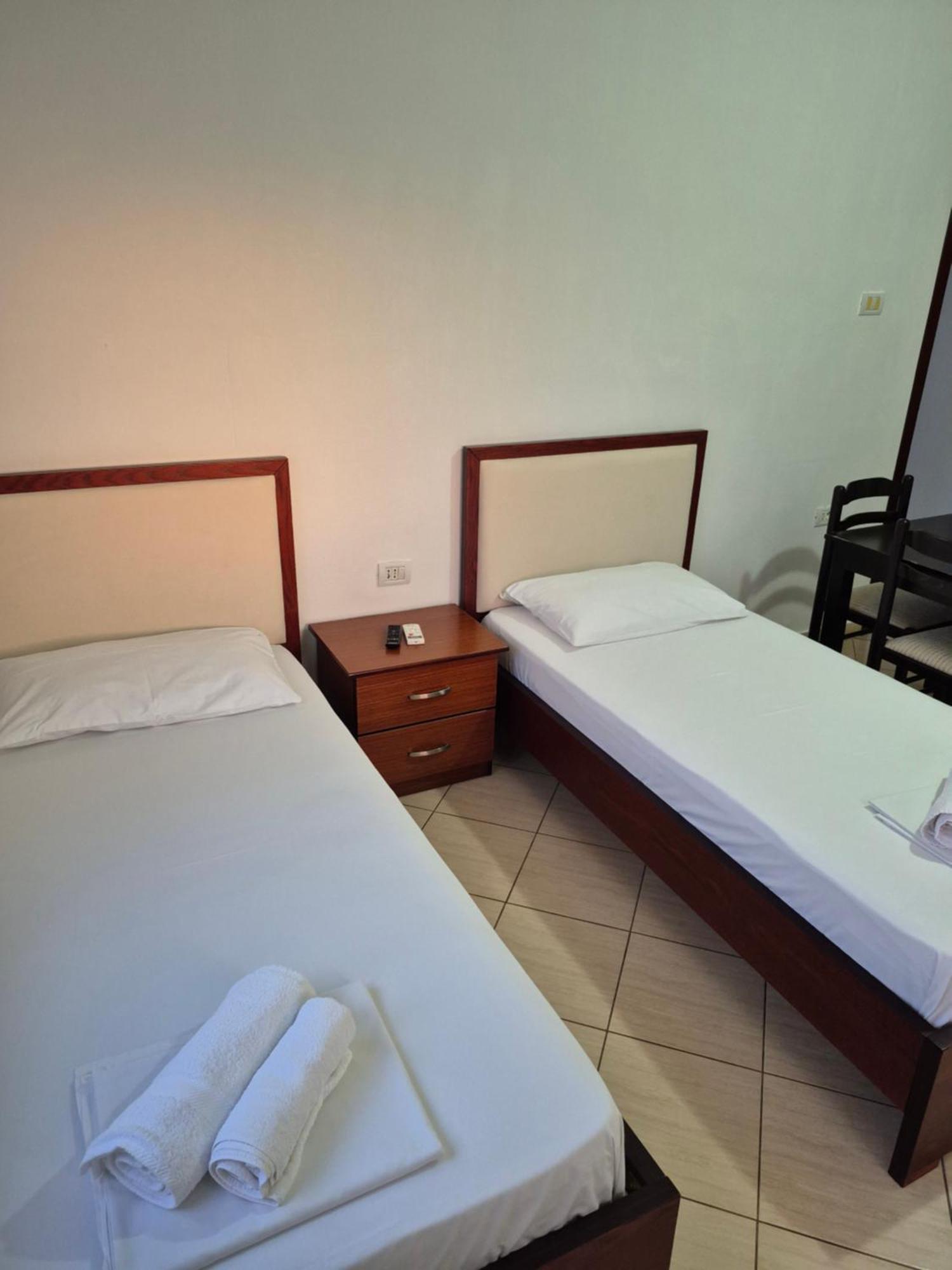 - Spacious Garden And Balcony 5 Min To & Center Apartamento Ksamil