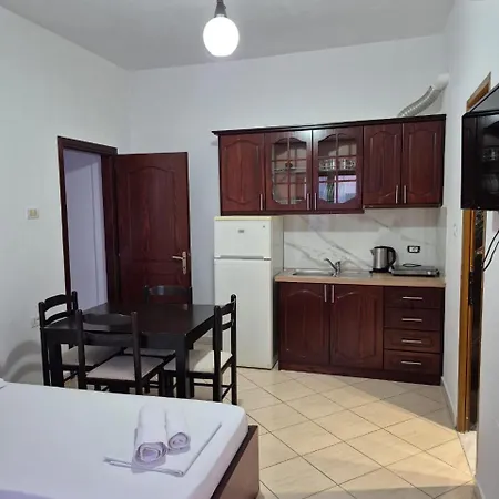 Vita Apartment - Spacious Garden And Balcony 5 Min To Beach & Center Ksamil Exterior photo