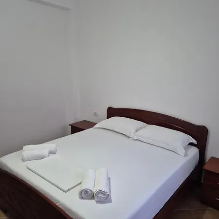 Vita Apartment - Spacious Garden And Balcony 5 Min To Beach & Center Ksamil Exterior photo