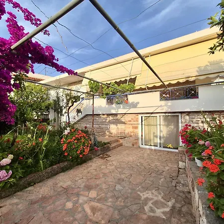 Vita Apartment - Spacious Garden And Balcony 5 Min To Beach & Center Ksamil Exterior photo