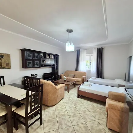Vita Apartment - Spacious Garden And Balcony 5 Min To Beach & Center Ksamil Exterior photo