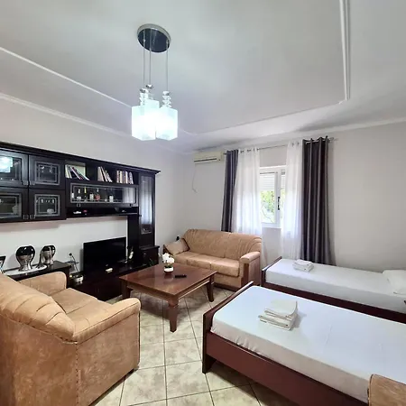 Vita Apartment - Spacious Garden And Balcony 5 Min To Beach & Center Ksamil Exterior photo