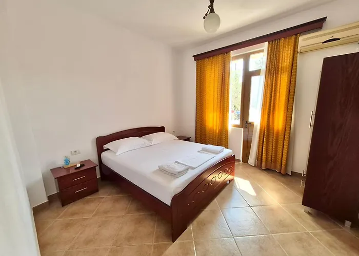 Vita Apartment - Spacious Garden And Balcony 5 Min To Beach & Center