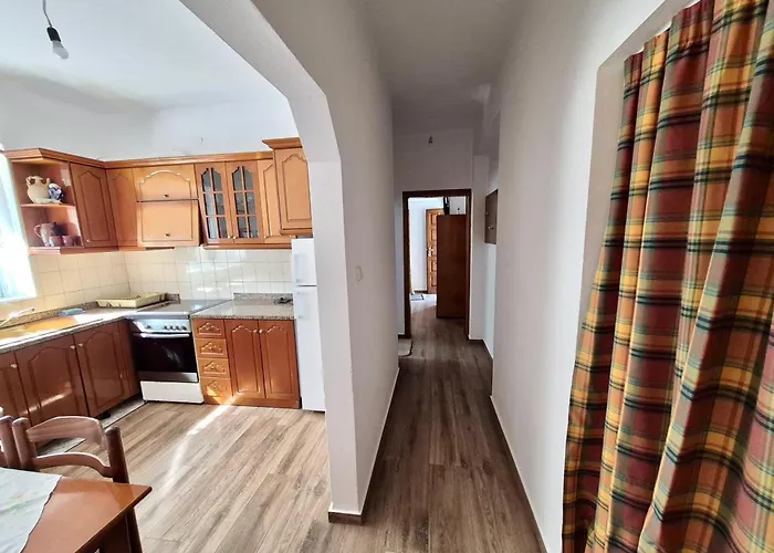Vita Apartment - Spacious Garden And Balcony 5 Min To Beach & Center