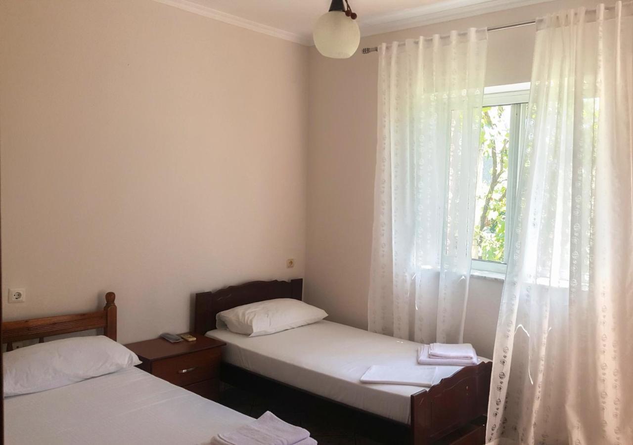 - Spacious Garden And Balcony 5 Min To & Center Apartment Ksamil