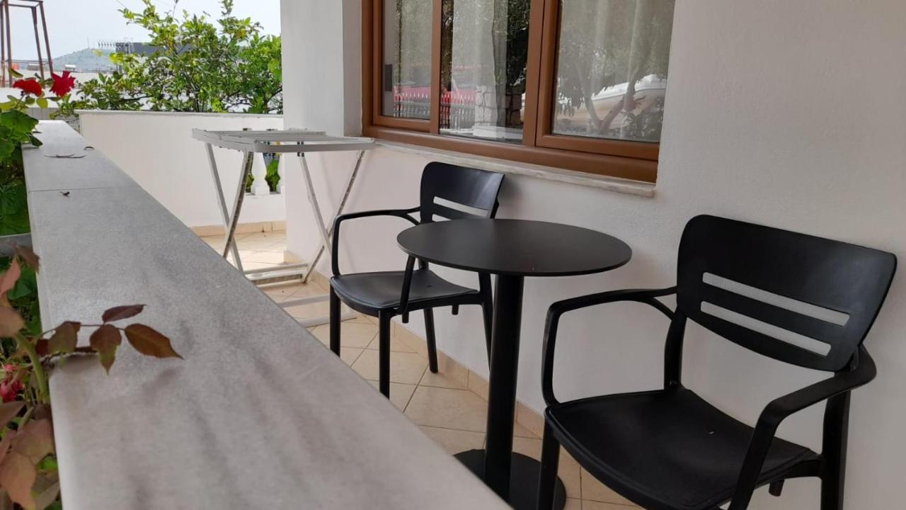 Apartment - Spacious Garden And Balcony 5 Min To & Center