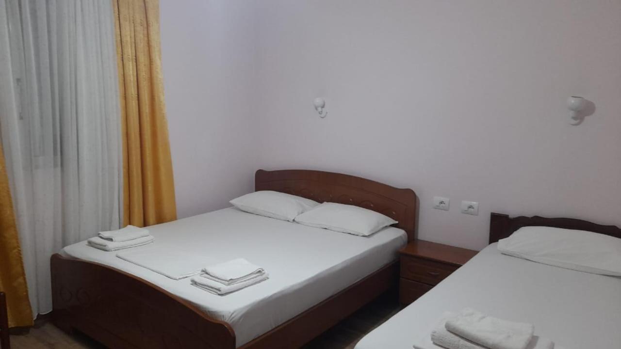 - Spacious Garden And Balcony 5 Min To & Center Apartment Ksamil