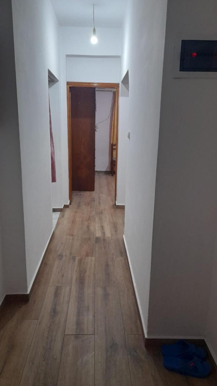 Apartament - Spacious Garden And Balcony 5 Min To & Center Ksamil