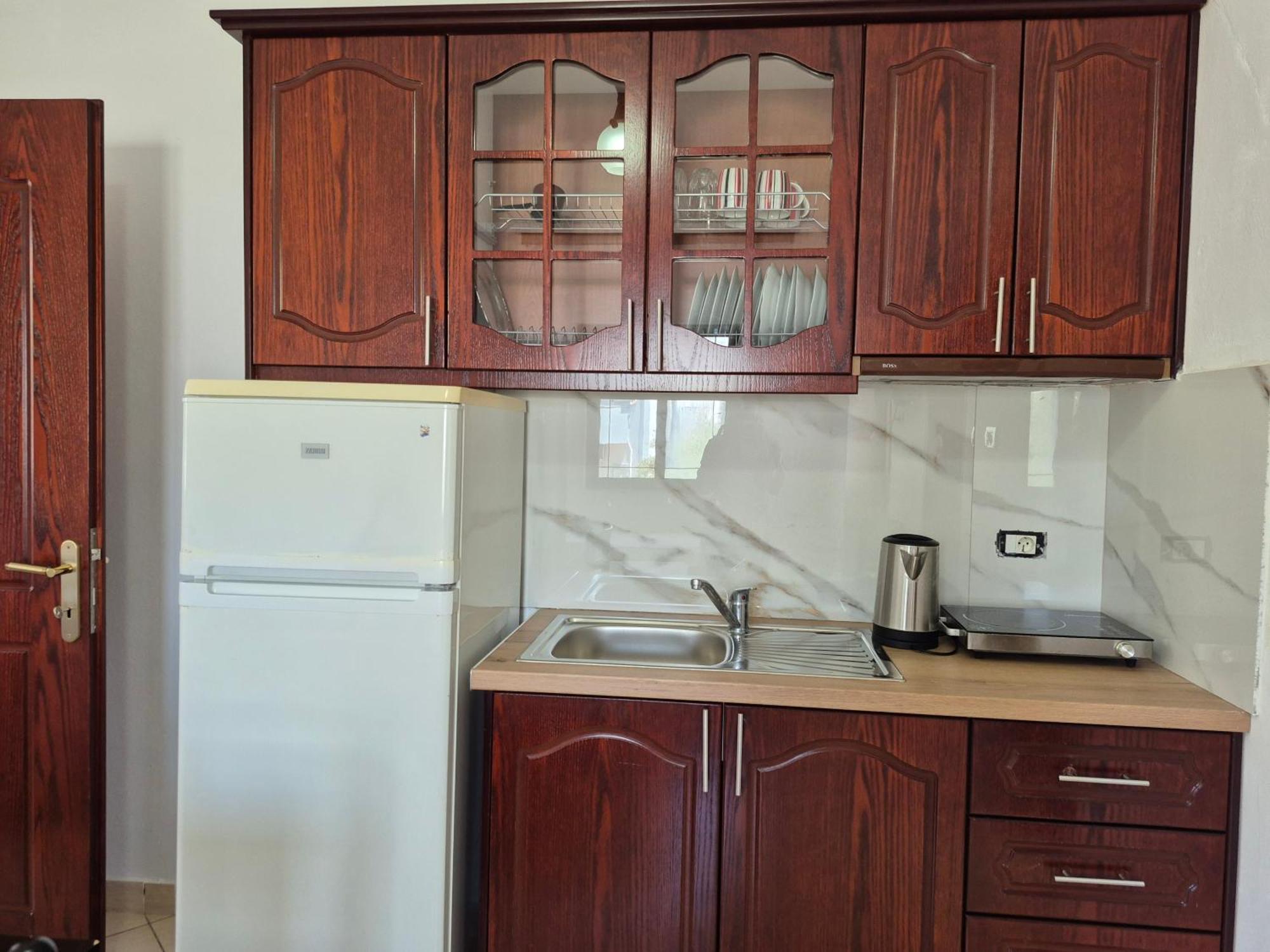 - Spacious Garden And Balcony 5 Min To & Center Apartment