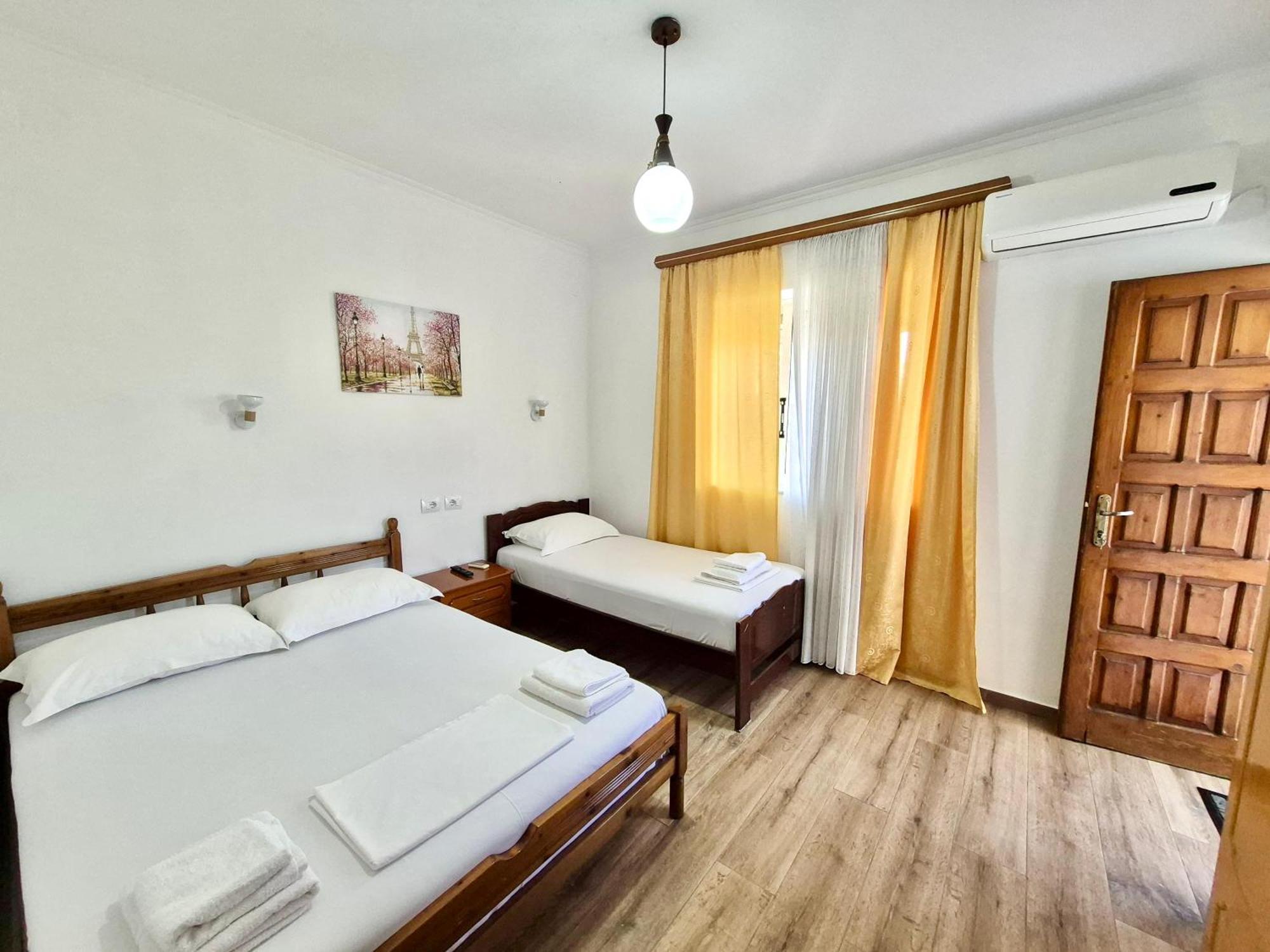 - Spacious Garden And Balcony 5 Min To & Center