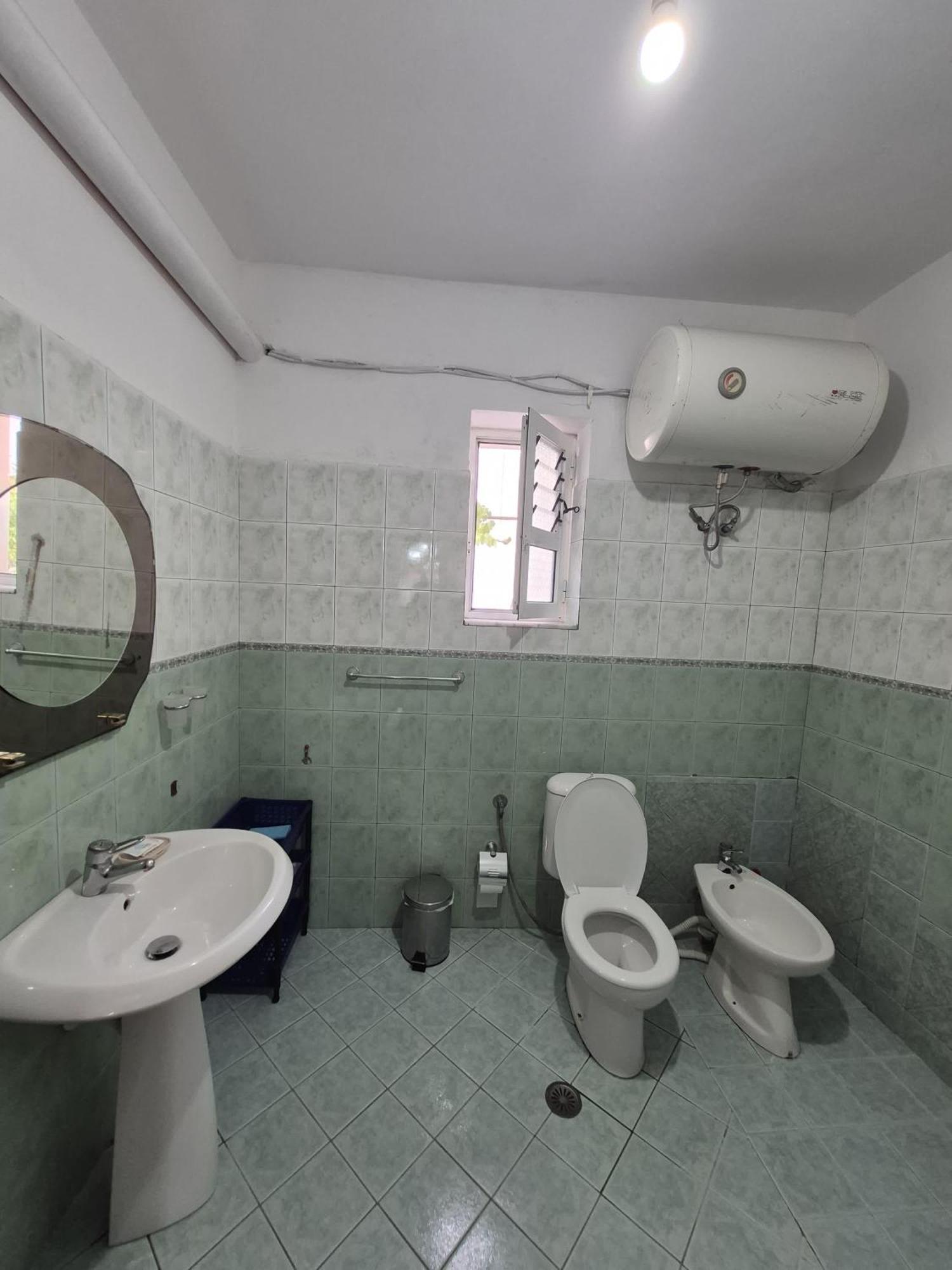 - Spacious Garden And Balcony 5 Min To & Center Apartament